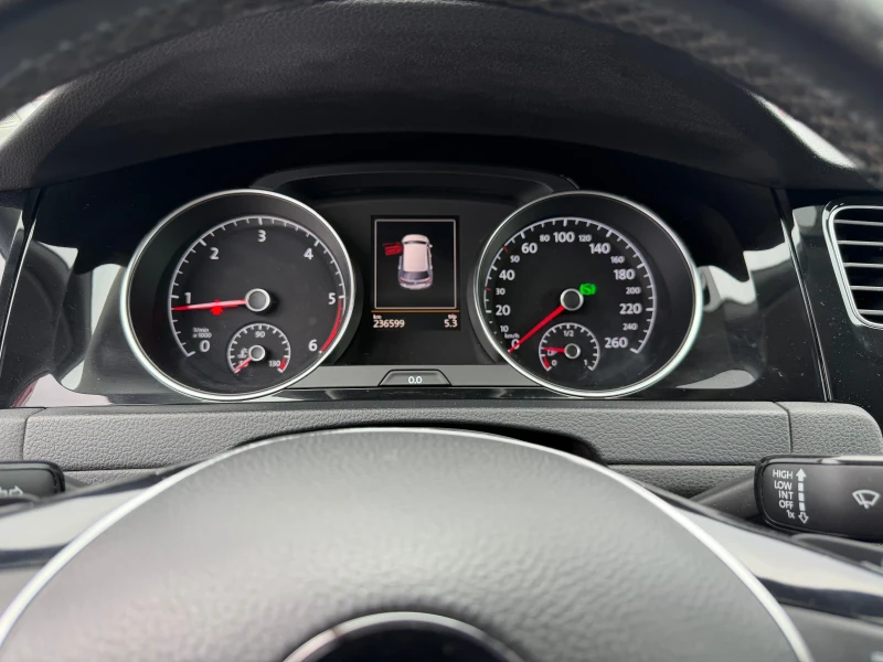 VW Golf 1.6TDI * HIGHLINE* АВТОМАТИК* ЛИЗИНГ * ТОП * , снимка 11 - Автомобили и джипове - 53383685