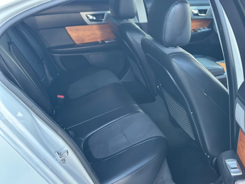 Jaguar Xf 2.2D* 8ZF* , снимка 7 - Автомобили и джипове - 53393829