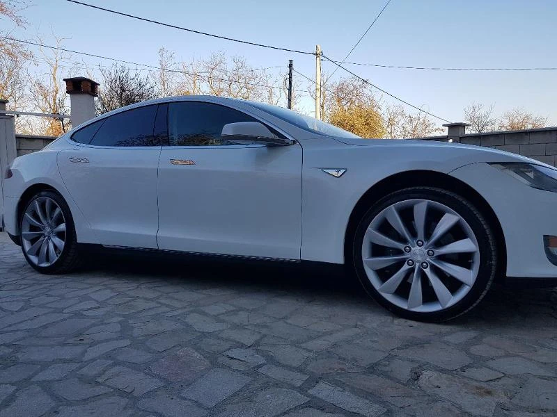 Tesla Model S P85+ Free Supercharging - изображение 6