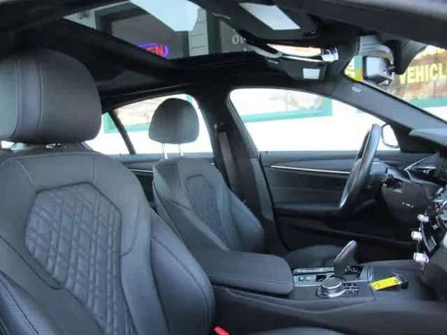 BMW 530 xDrive | PANO | ПОДГРЕВИ | СЛЕДЕНЕ НА ЛЕНТИ | , снимка 5 - Автомобили и джипове - 53740659