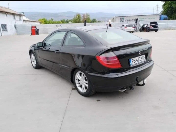 Mercedes-Benz C 180 1.8i, снимка 3 - Автомобили и джипове - 54636768