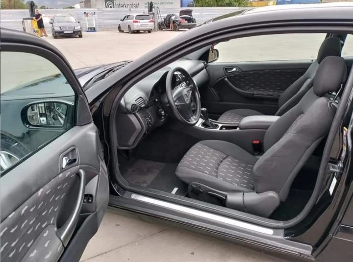 Mercedes-Benz C 180 1.8i, снимка 8 - Автомобили и джипове - 54636768
