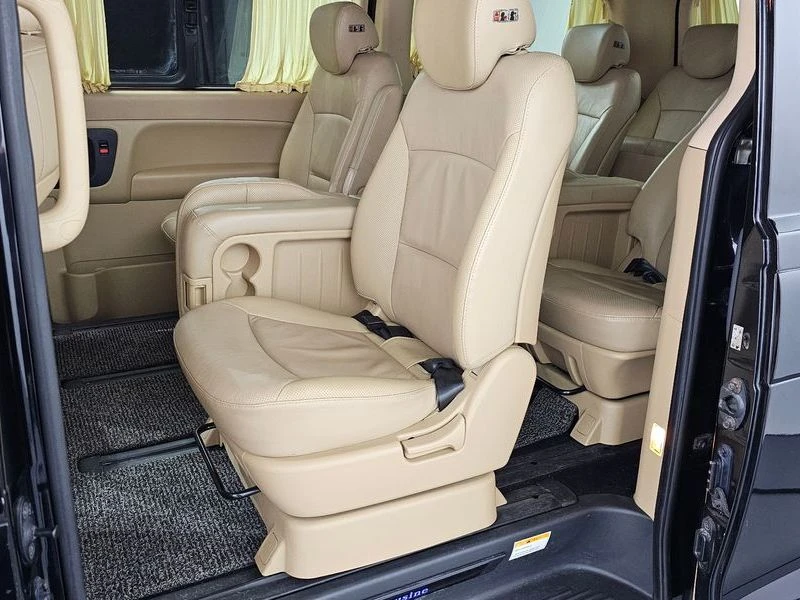 Hyundai Starex 2.5 Automatic, снимка 12 - Автомобили и джипове - 55948970