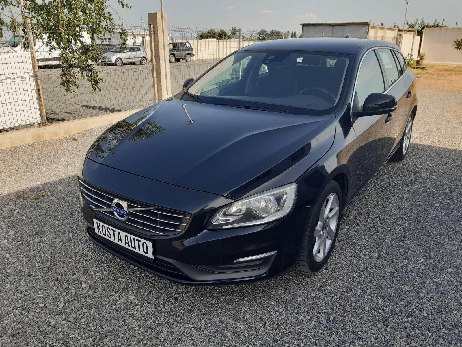 Volvo V60 2.0/181к.с КАТО НОВА  - [1] 