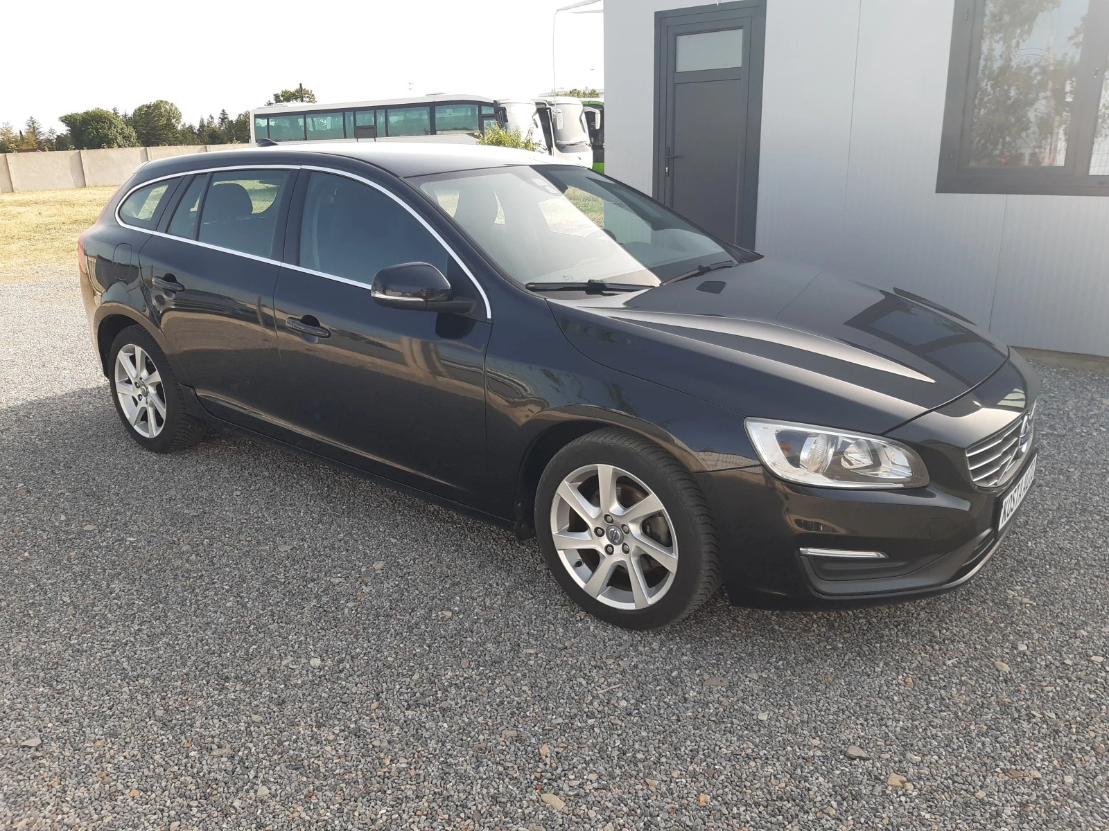 Volvo V60 2.0/181к.с КАТО НОВА  - изображение 4