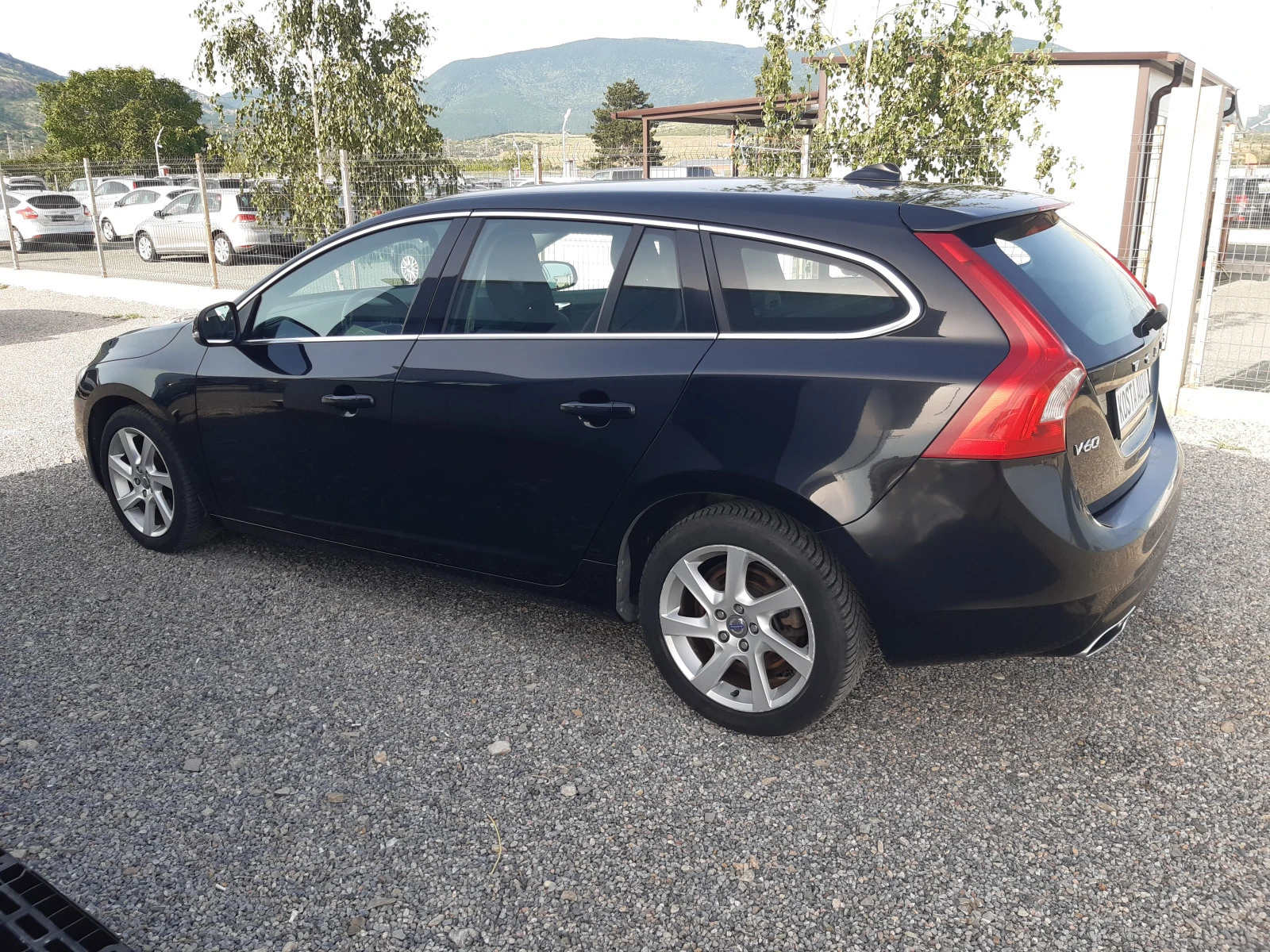 Volvo V60 2.0/181к.с КАТО НОВА  - изображение 9