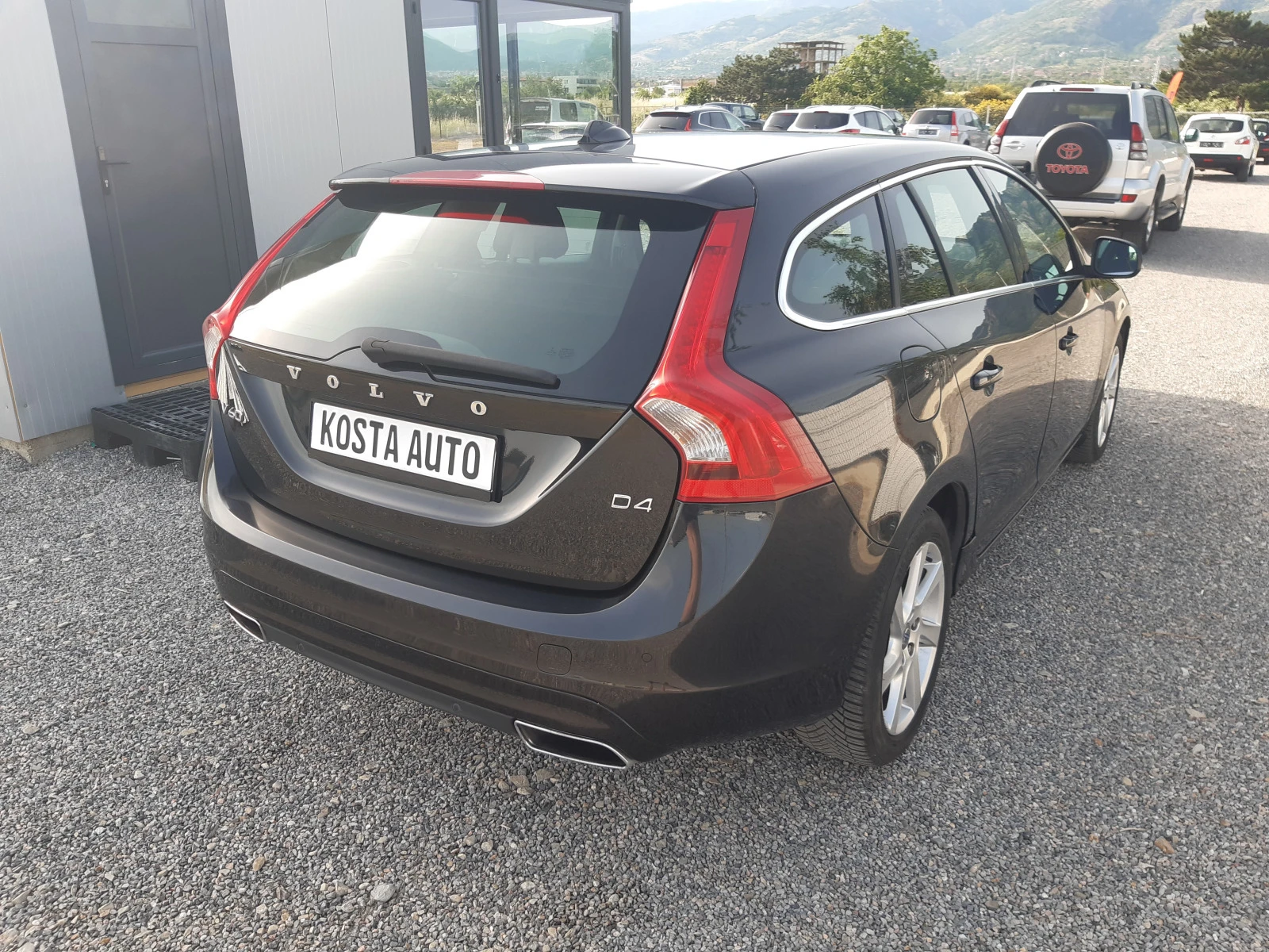 Volvo V60 2.0/181к.с КАТО НОВА  - изображение 6