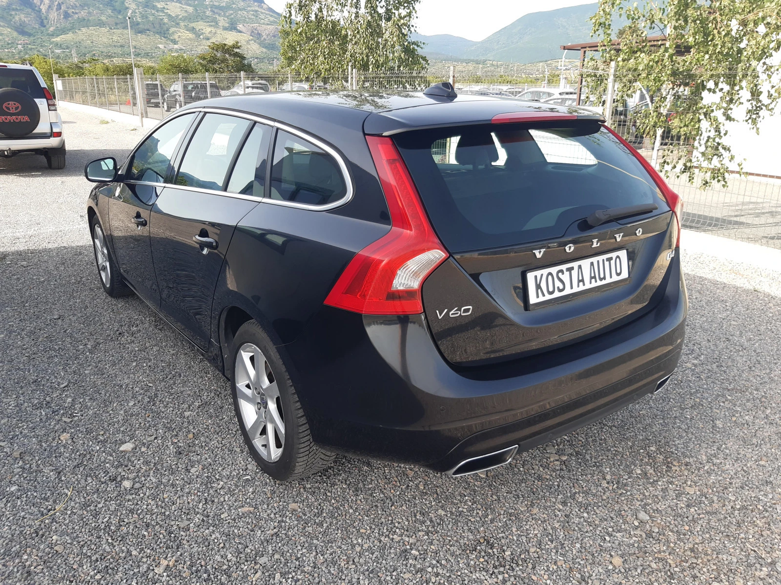 Volvo V60 2.0/181к.с КАТО НОВА  - изображение 8