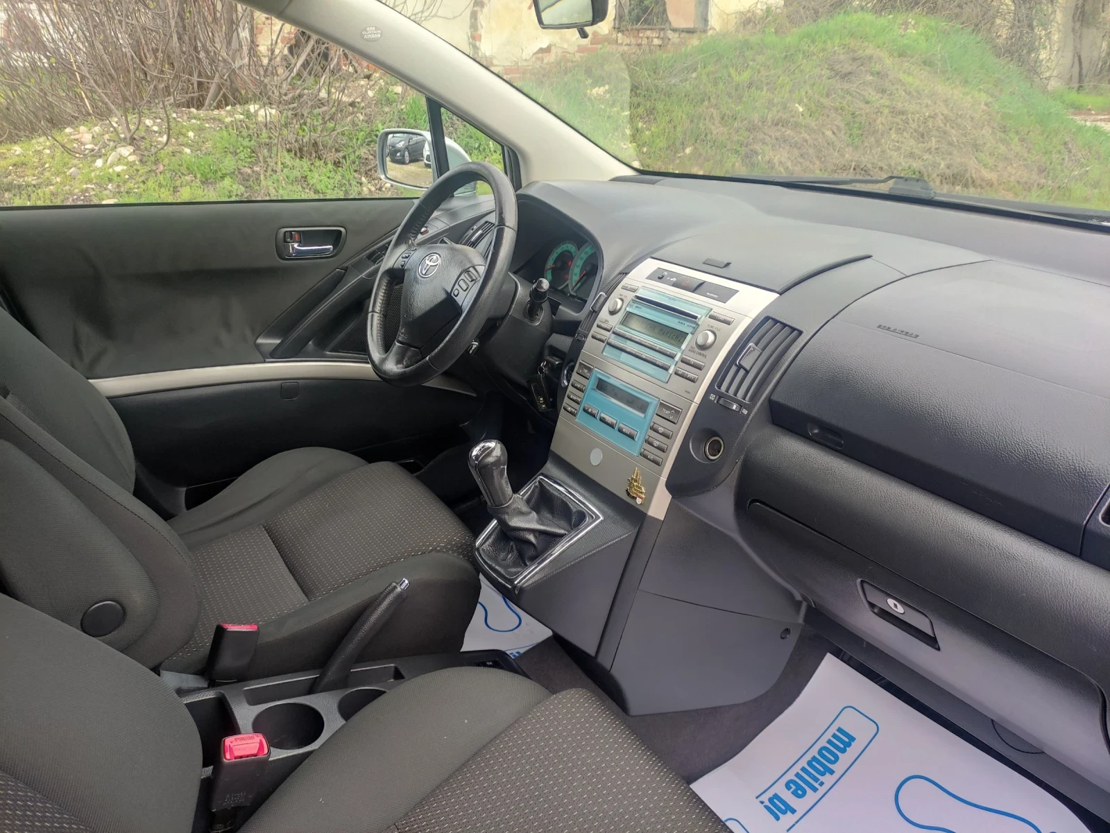 Toyota Corolla verso 1.6 като нов  феис лифт - изображение 8