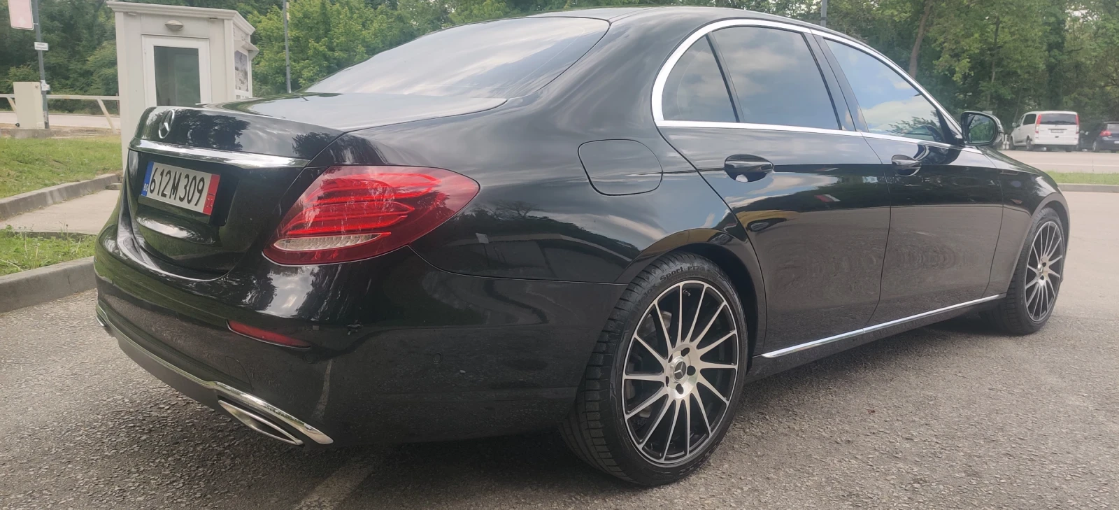 Mercedes-Benz E 350 Avantgarde Autom. Hybrid - изображение 6