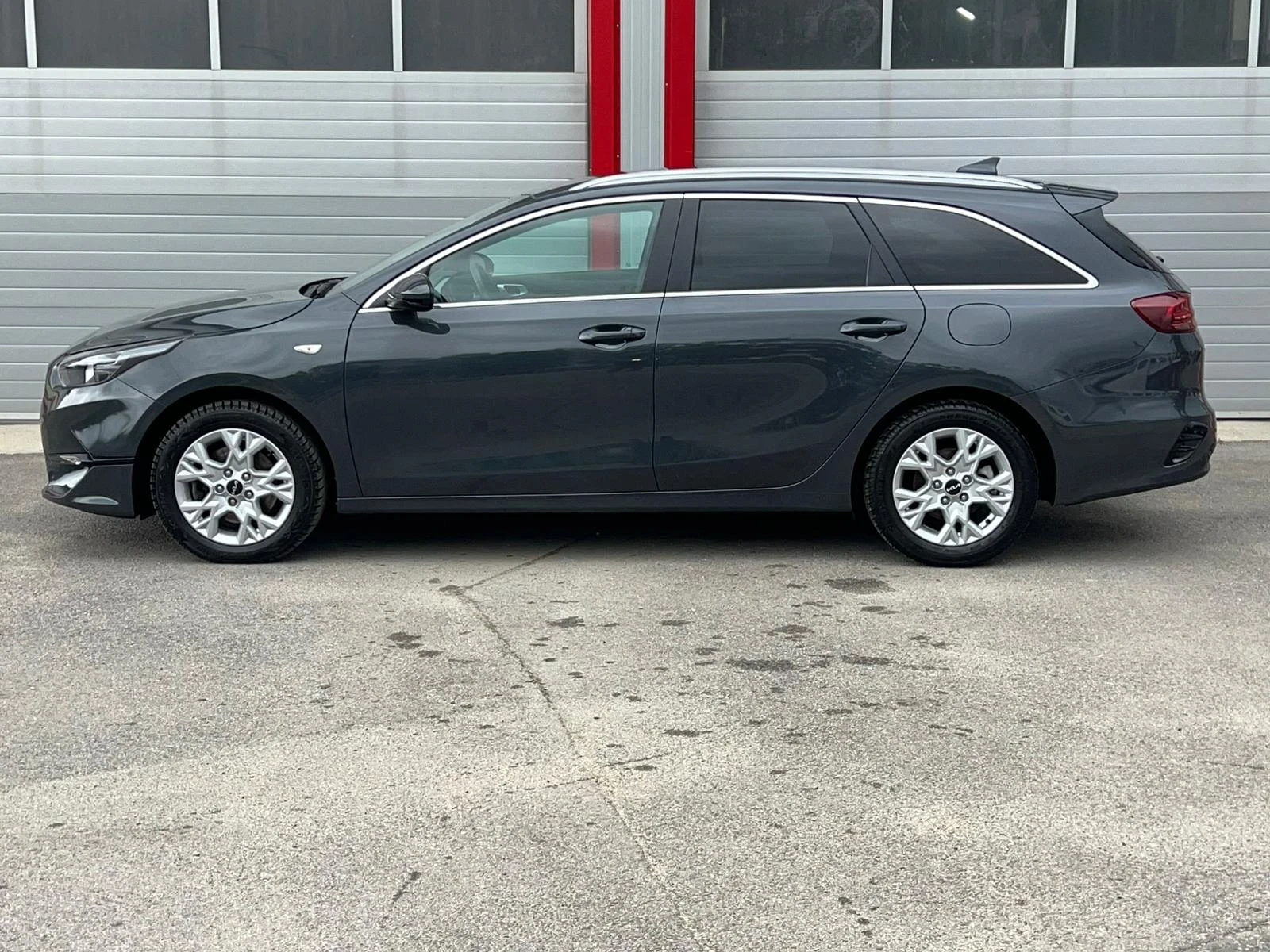 Kia Ceed 1.5T-GDI SW NAVI KAMERA 6-SPEED EVRO 6D 40000KM!!! - изображение 6