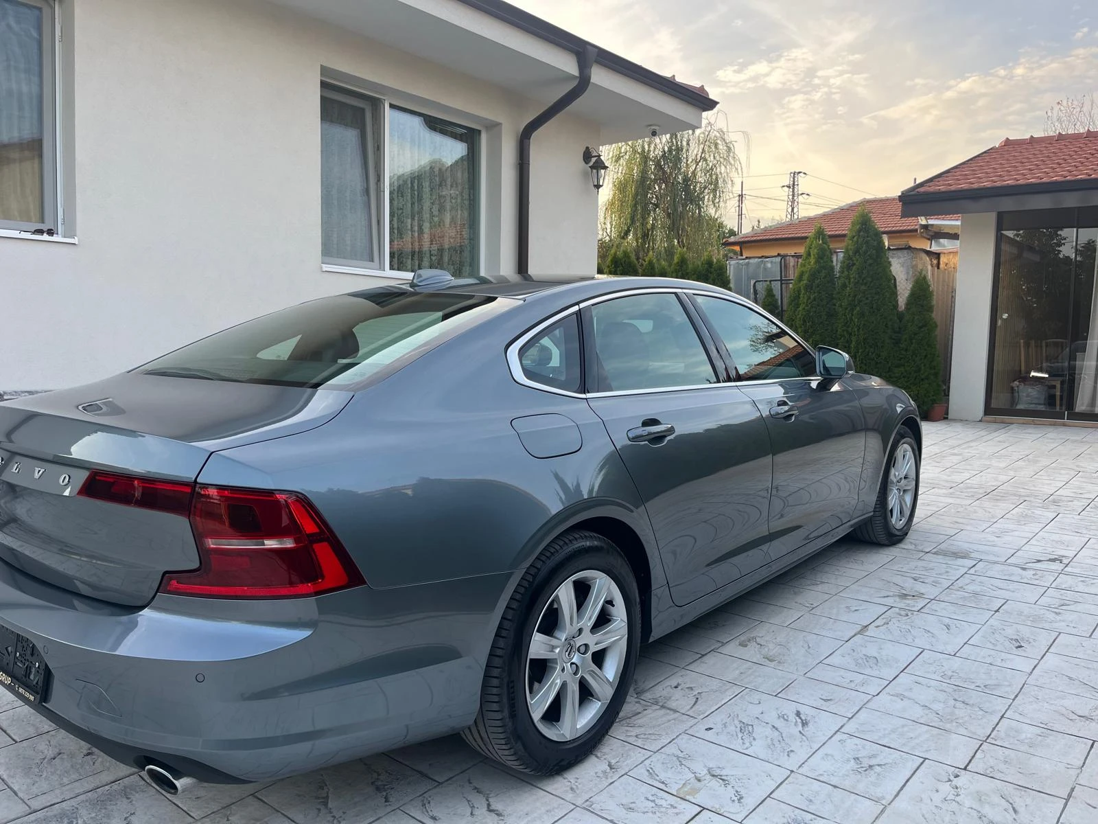 Volvo S90 2.0 D УНИКАЛНА  - изображение 4