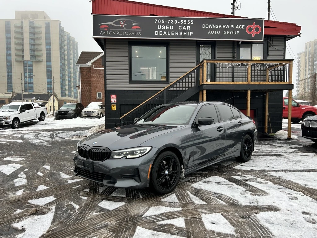 BMW 330 * CLEAN CARFAX| CARPLAY| BLACK OUT PACKAGE * CARFA - изображение 2