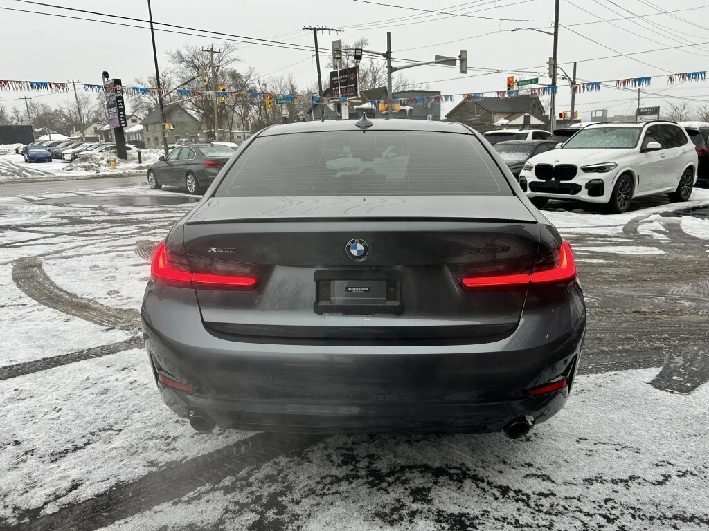 BMW 330 * CLEAN CARFAX| CARPLAY| BLACK OUT PACKAGE * CARFA - изображение 6