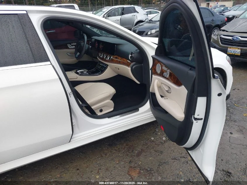 Mercedes-Benz E 300 2.0L I-4 DI, DOHC, VVT, TURBO, 241HP Rear Wheel | Mobile.bg � ����������� 10