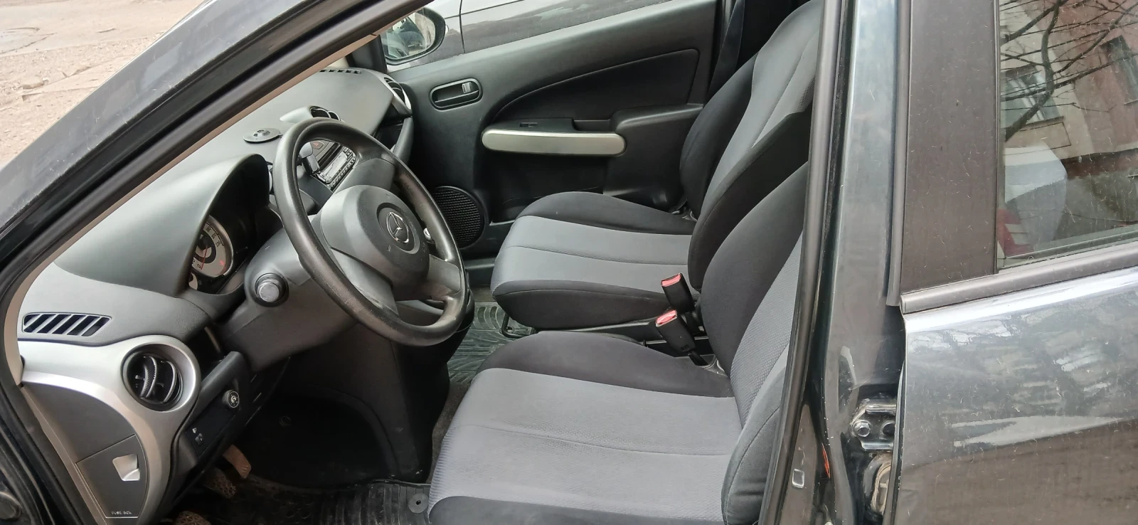 Mazda 2, снимка 7 - Автомобили и джипове - 54511431