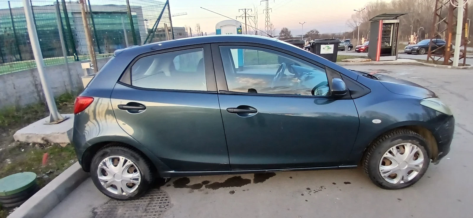 Mazda 2, снимка 10 - Автомобили и джипове - 54511431