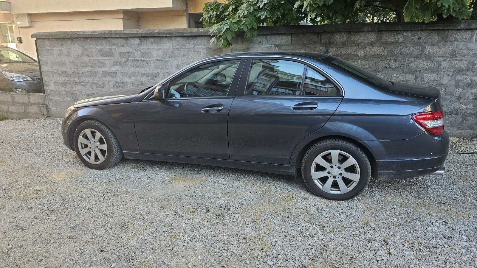 Mercedes-Benz C 220, снимка 2 - Автомобили и джипове - 54607052