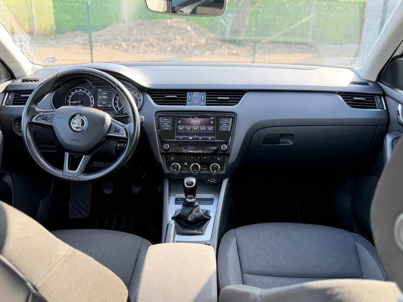 Skoda Octavia Обслужена със сервизна история!, снимка 6 - Автомобили и джипове - 55016595