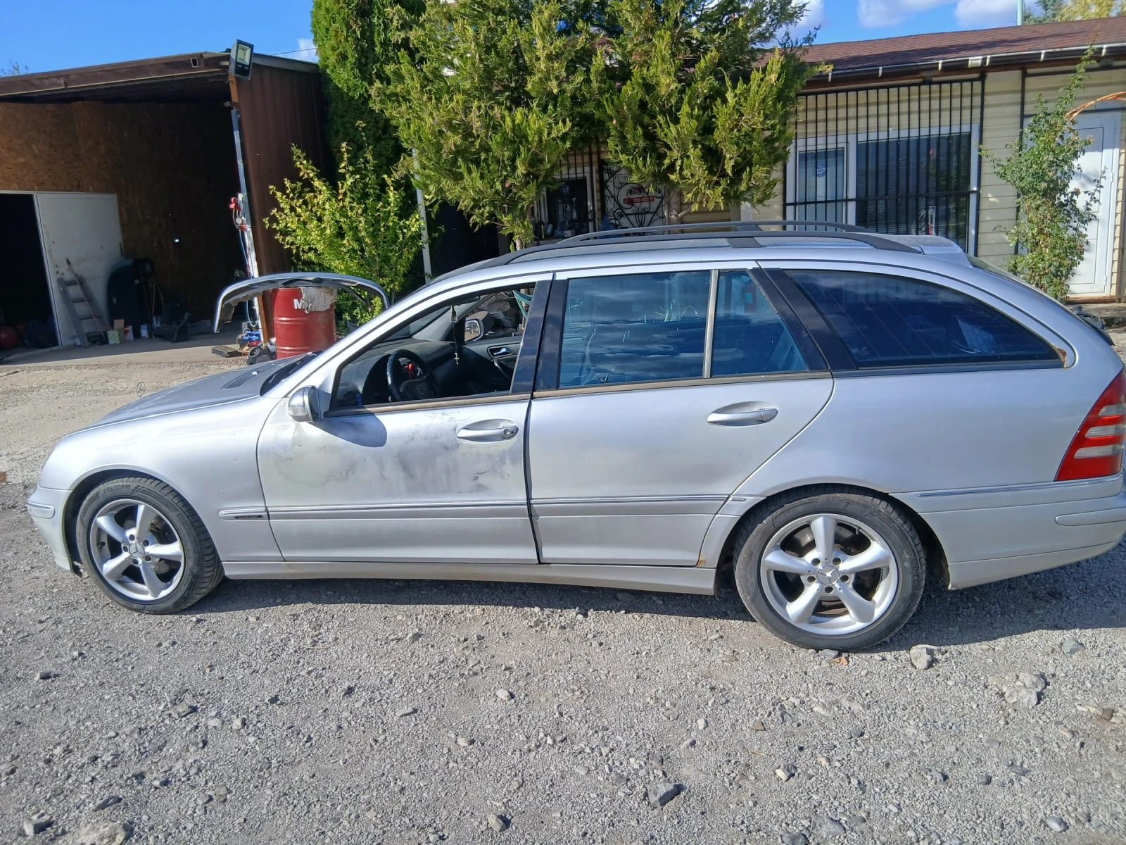 Mercedes-Benz C 220, снимка 2 - Автомобили и джипове - 56258643