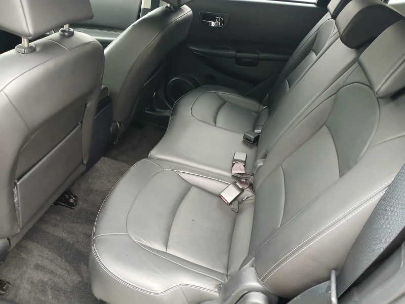 Nissan Qashqai, снимка 8 - Автомобили и джипове - 52588511