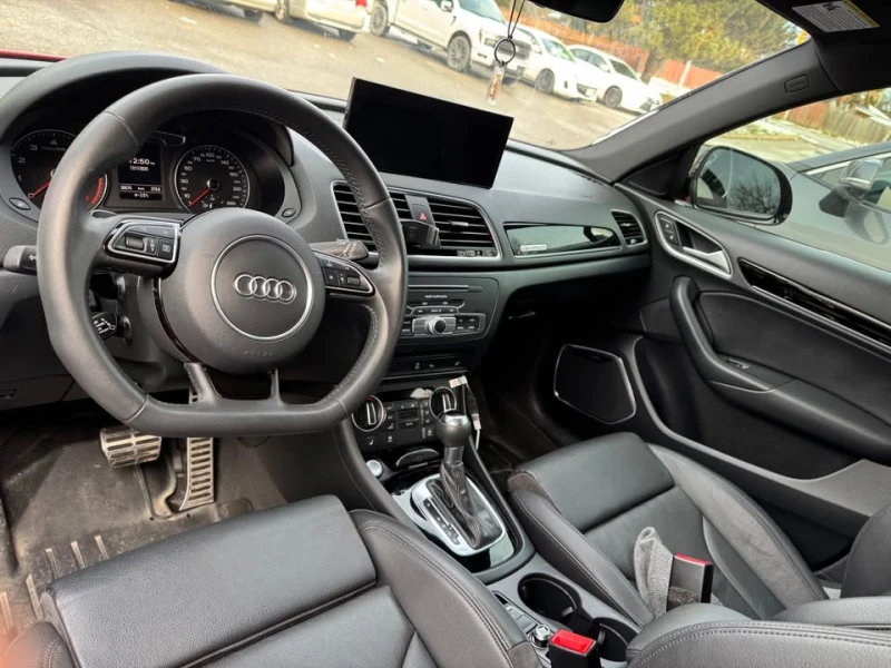 Audi Q3 S-LINE * TECHNIK * PANO * CARFAX * АВТОКРЕДИТ * , снимка 10 - Автомобили и джипове - 53187115