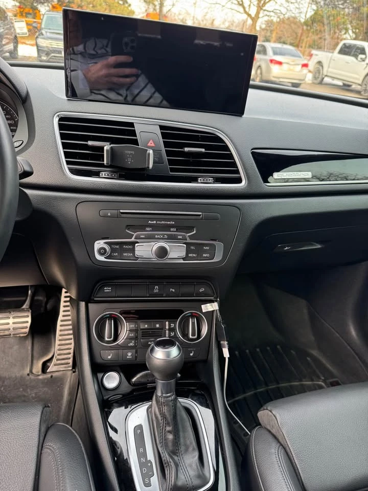 Audi Q3 S-LINE * TECHNIK * PANO * CARFAX * АВТОКРЕДИТ * , снимка 14 - Автомобили и джипове - 53187115