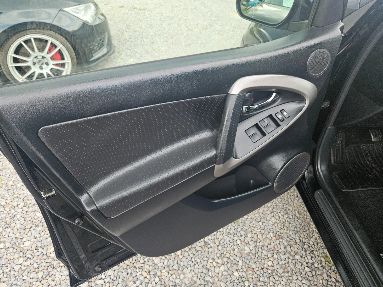 Toyota Rav4 2.2 D4D | Mobile.bg — изображение 16