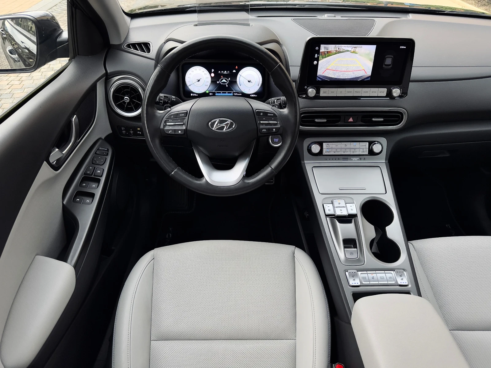 Hyundai Kona Гаранционна / Бяла кожа / FULL / Сервизна история  - изображение 6