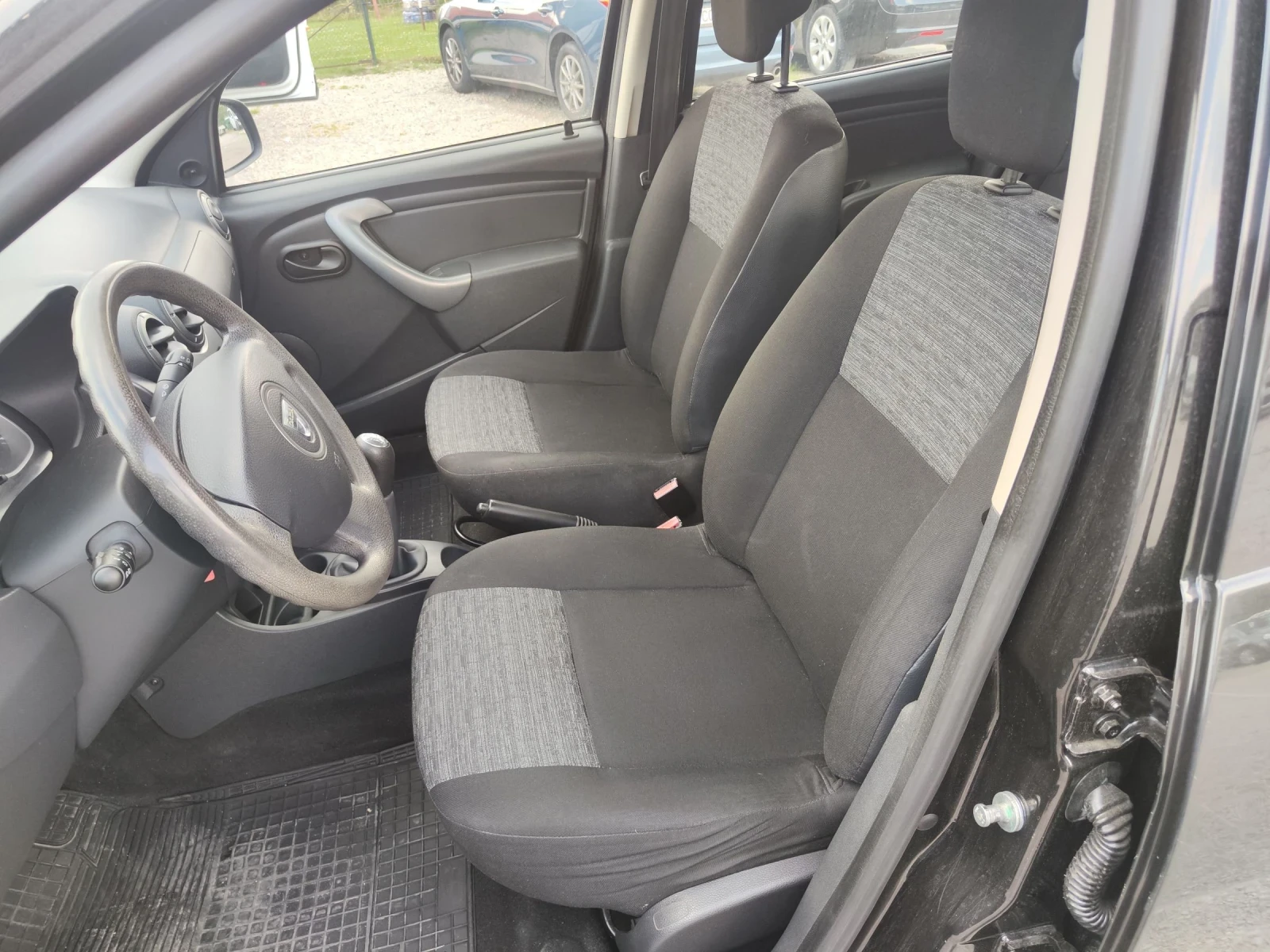 Dacia Duster 1.5DCI KLIMA  - изображение 9