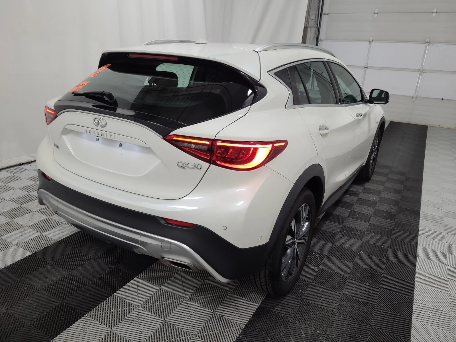 Infiniti QX30 AWD * * CARFAX * * АВТО КРЕДИТ * *  - изображение 3