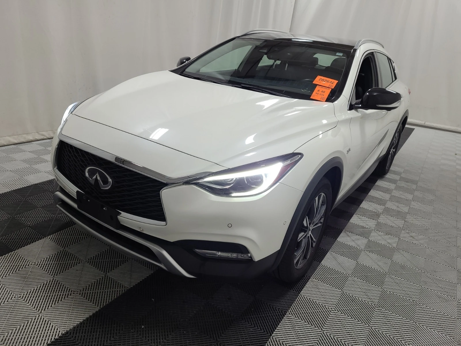 Infiniti QX30 AWD * * CARFAX * * ���� ������ * *  | Mobile.bg � ����������� 1