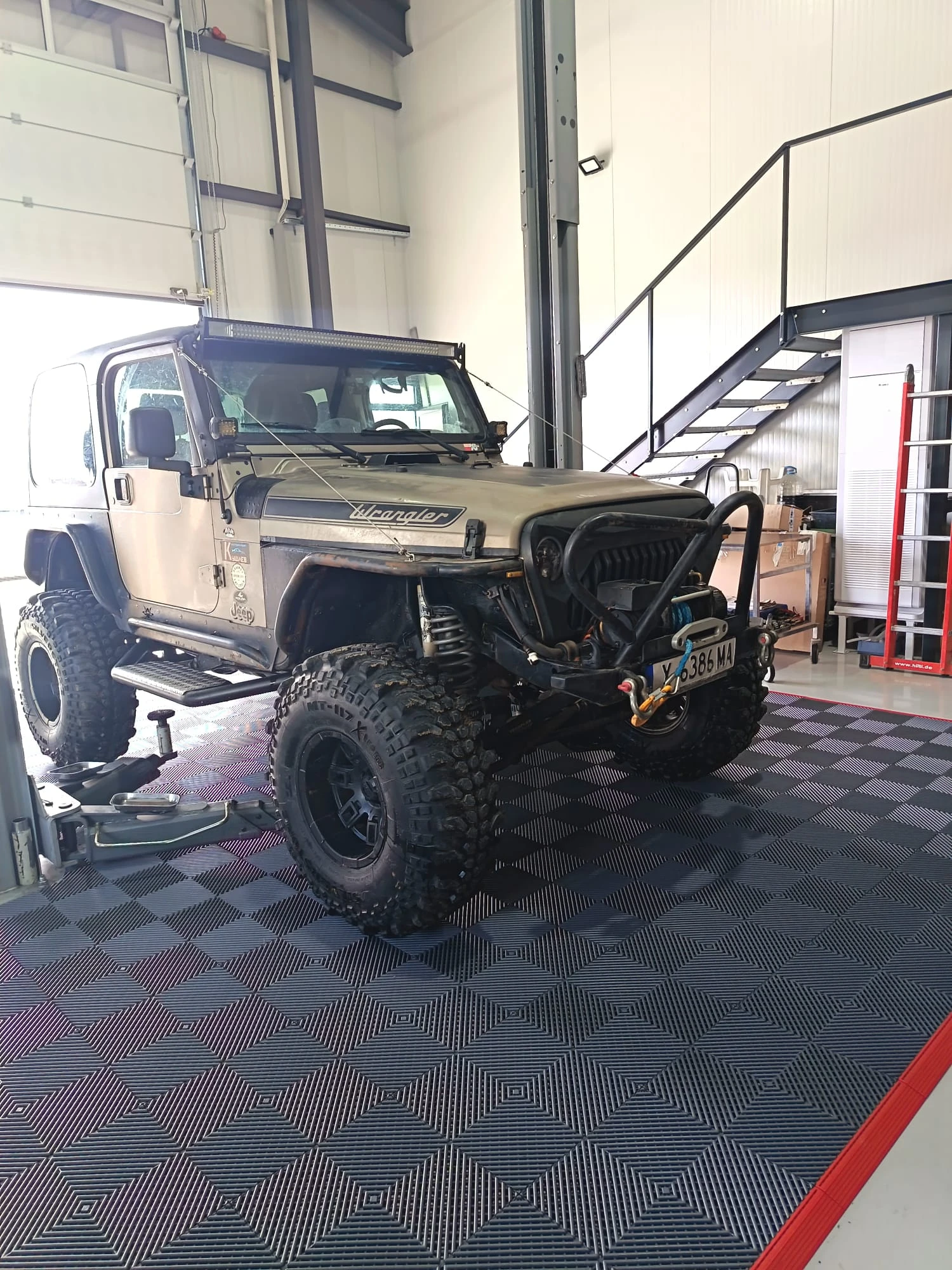Jeep Wrangler Rubicon, снимка 11 - Автомобили и джипове - 53500689