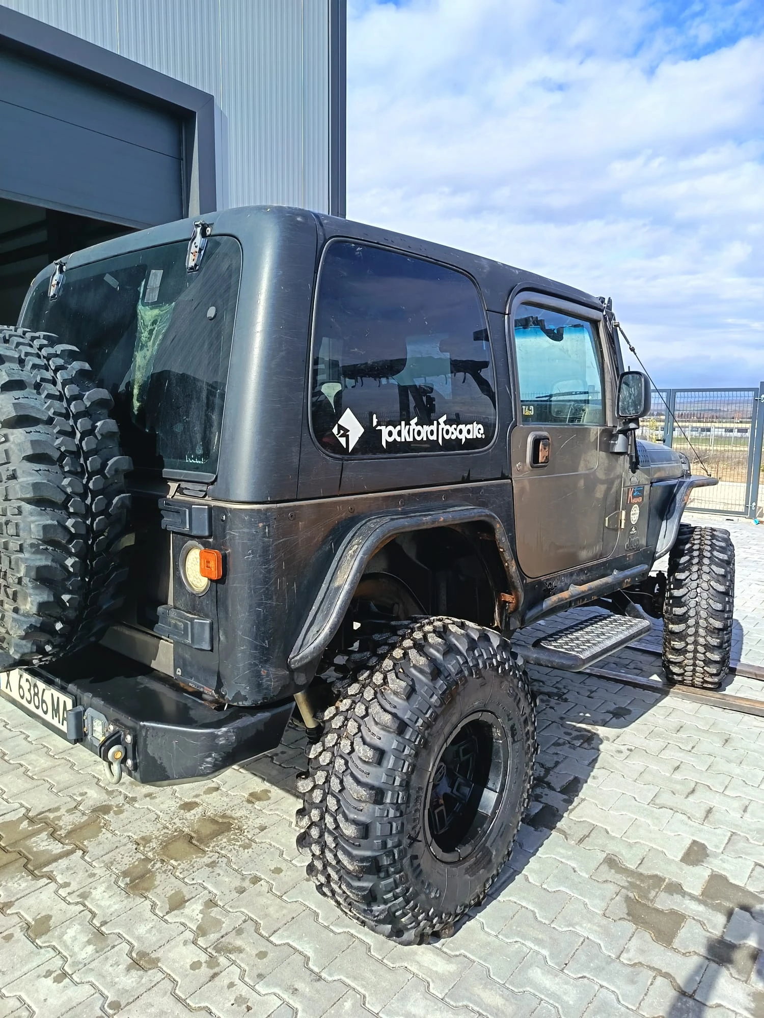 Jeep Wrangler Rubicon - изображение 4