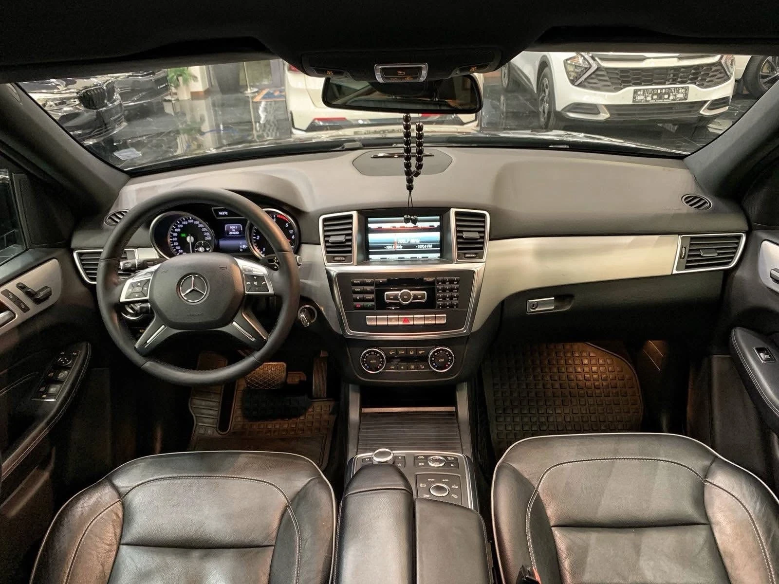 Mercedes-Benz ML 350 Bluetec 4MATIC , снимка 9 - Автомобили и джипове - 53865793