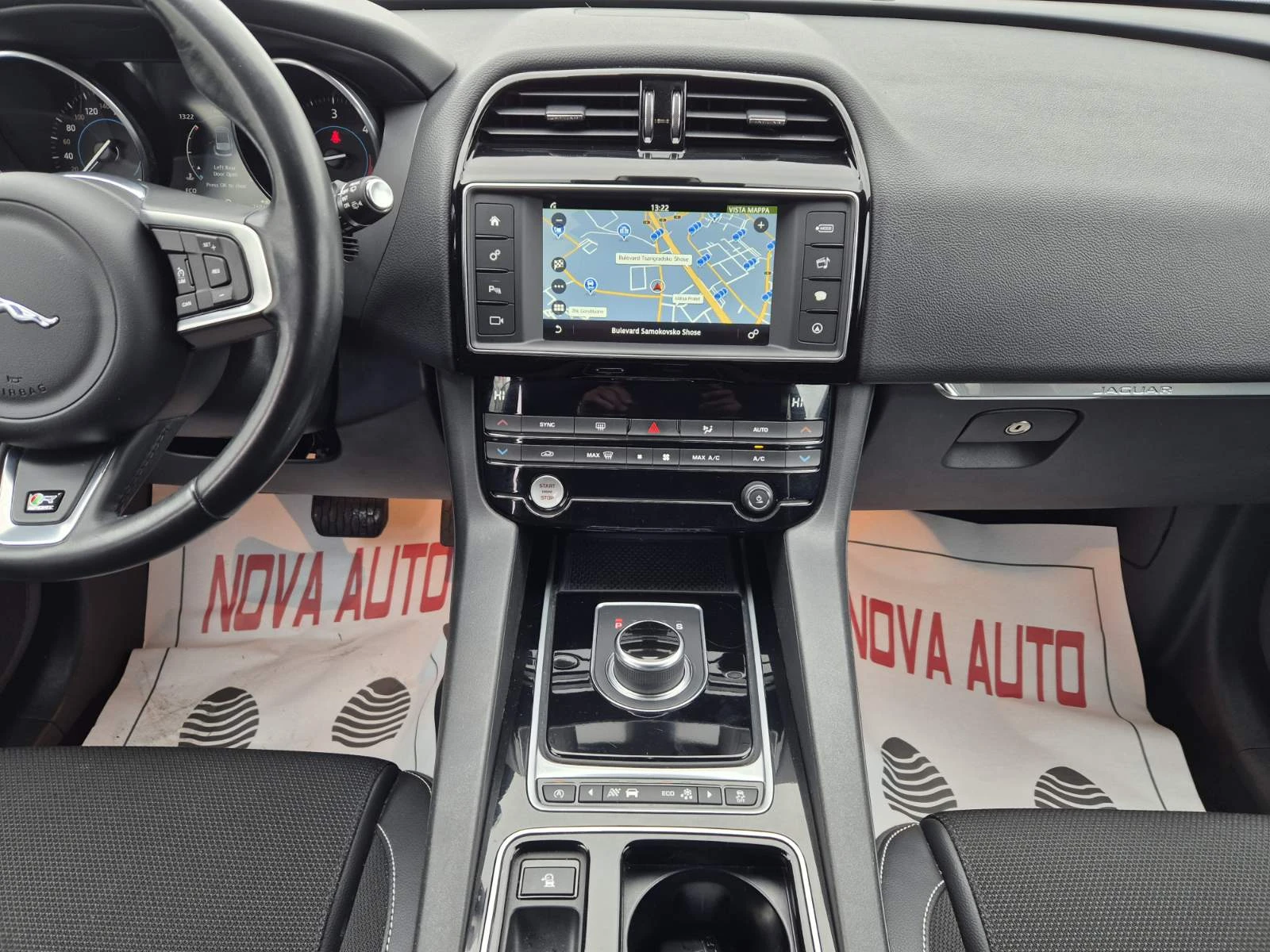 Jaguar F-PACE 2.0D-R-SPORT-144000км-СУПЕР СЪСТОЯНИЕ, снимка 10 - Автомобили и джипове - 54056392