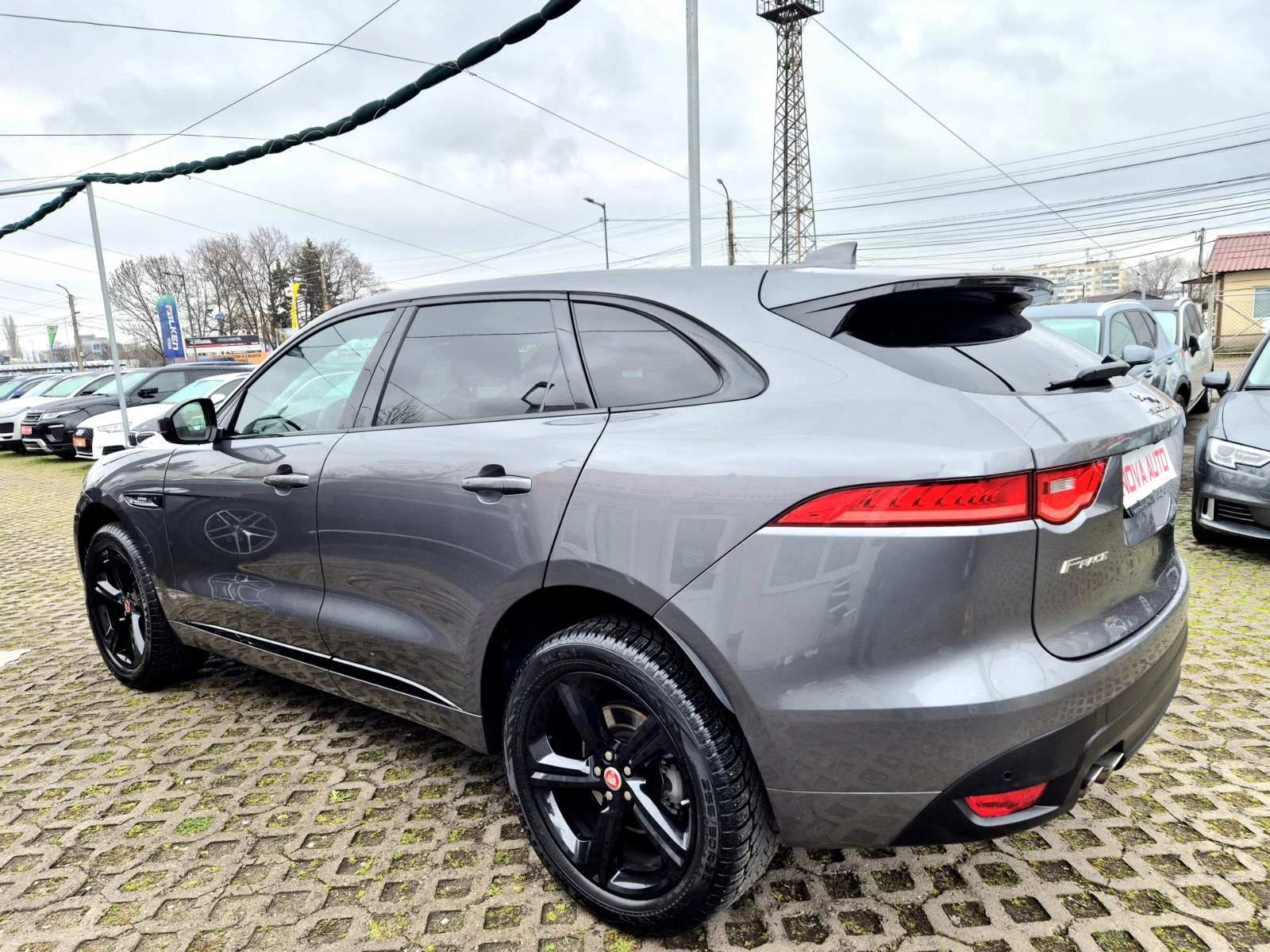 Jaguar F-PACE 2.0D-R-SPORT-144000км-СУПЕР СЪСТОЯНИЕ, снимка 2 - Автомобили и джипове - 54056392