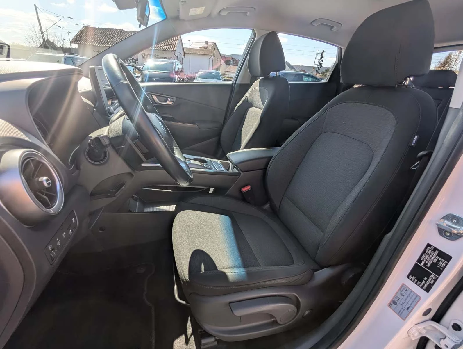 Hyundai Kona  EV 39KW/h 59000km.SOH 95%, KAMERA, ГАРАНЦИЯ, СЕРВ, снимка 11 - Автомобили и джипове - 54883196