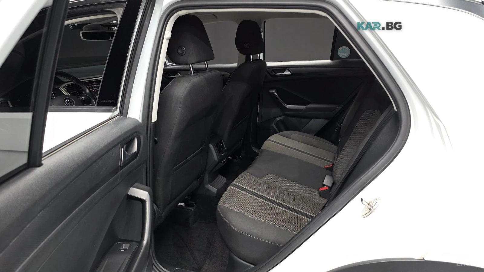 VW T-Roc 2.0TDI* STYLE* ПОДГРЕВ* КАМЕРА* NAVI* LED* , снимка 12 - Автомобили и джипове - 55235414