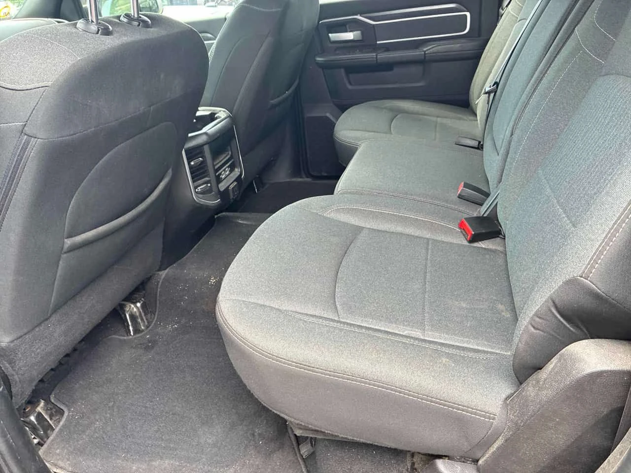 Dodge RAM 2500 * Big Horn * CARFAX * ОПЦИЯ ЗА ФИНАНСИРАНЕ, снимка 11 - Автомобили и джипове - 55547418