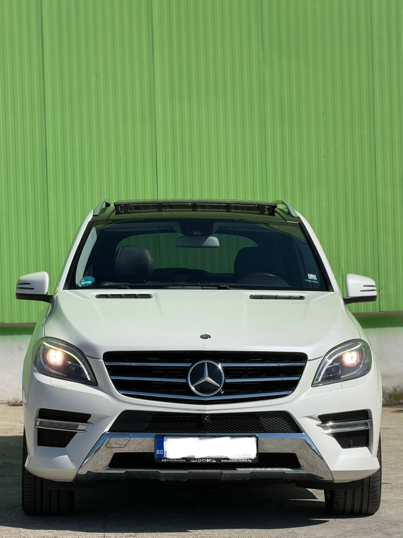 Mercedes-Benz ML 350 ///AMG/PANO/HARMANN/-360 KAMERA/20AMG-LINE/DISTRON, снимка 3 - Автомобили и джипове - 55660621