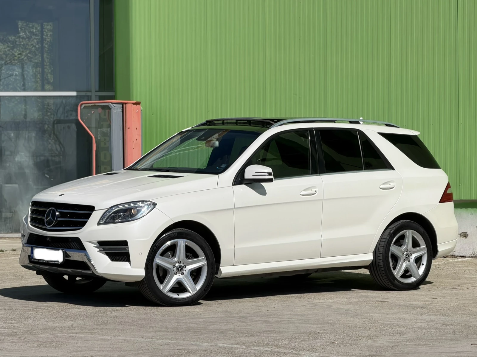 Mercedes-Benz ML 350 ///AMG/PANO/HARMANN/-360 KAMERA/20AMG-LINE/DISTRON, снимка 6 - Автомобили и джипове - 55660621