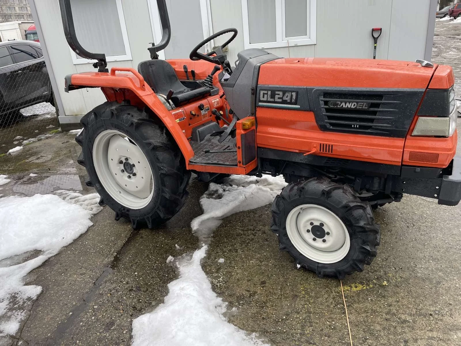 Трактор Kubota GL241 - изображение 6