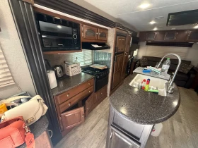 Каравана Coachmen Freedom Express 322 RLDS, снимка 8