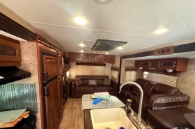 Каравана Coachmen Freedom Express 322 RLDS, снимка 9