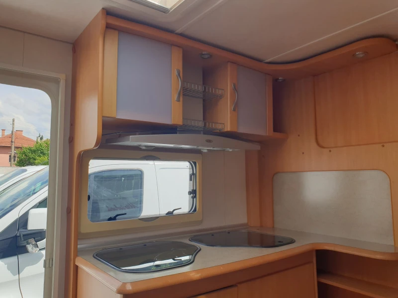 Каравана LMC 500 , снимка 6 - Каравани и кемпери - 50317904