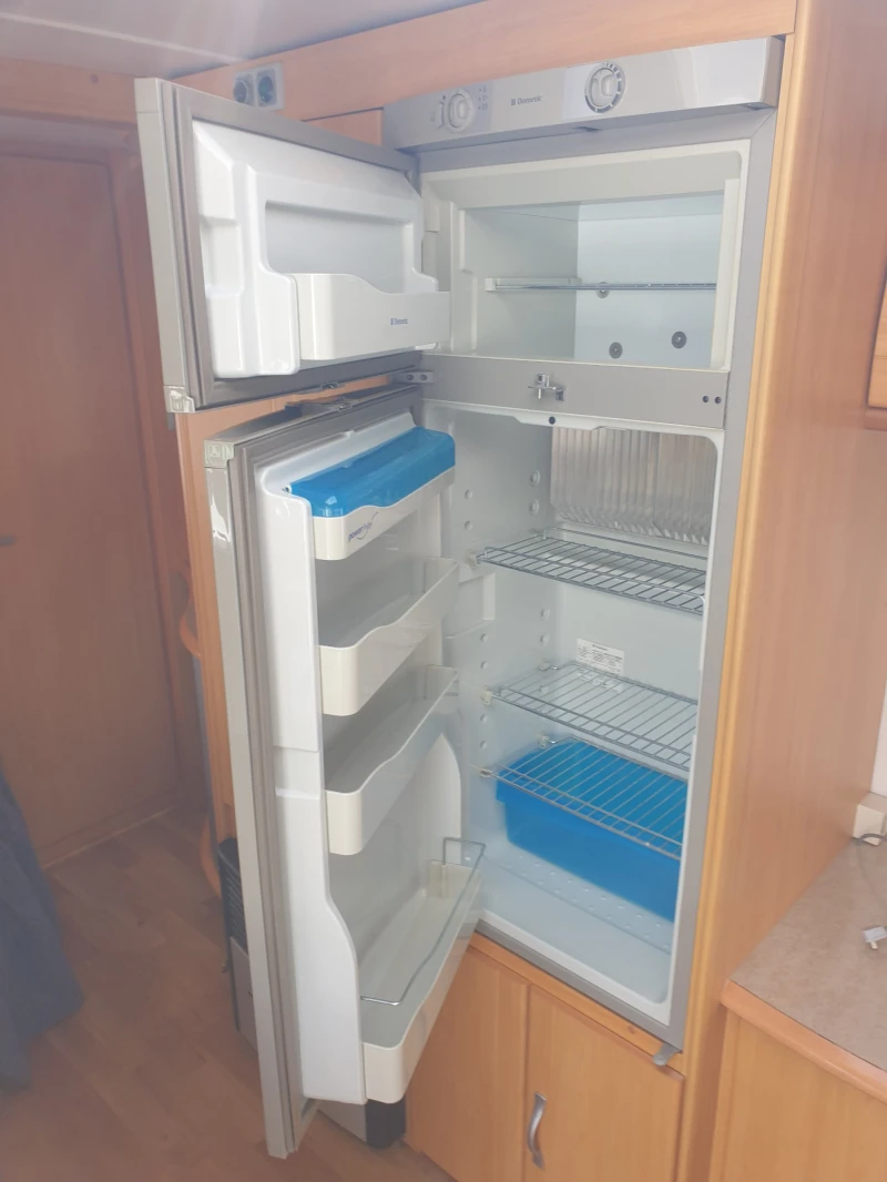 Каравана LMC 500 , снимка 5 - Каравани и кемпери - 50317904