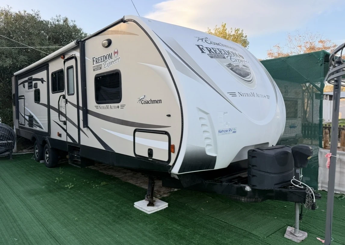 Каравана Coachmen Freedom Express 322 RLDS