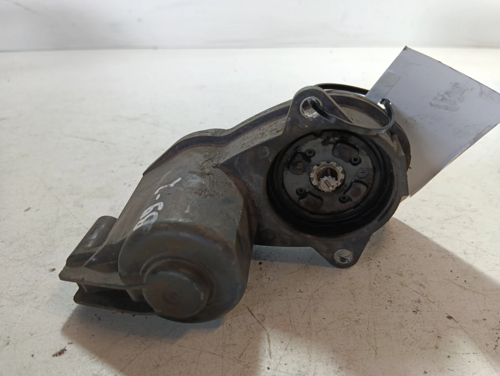 моторче ръчна спирачка ДЯСНО 8W0615406AA Audi A4