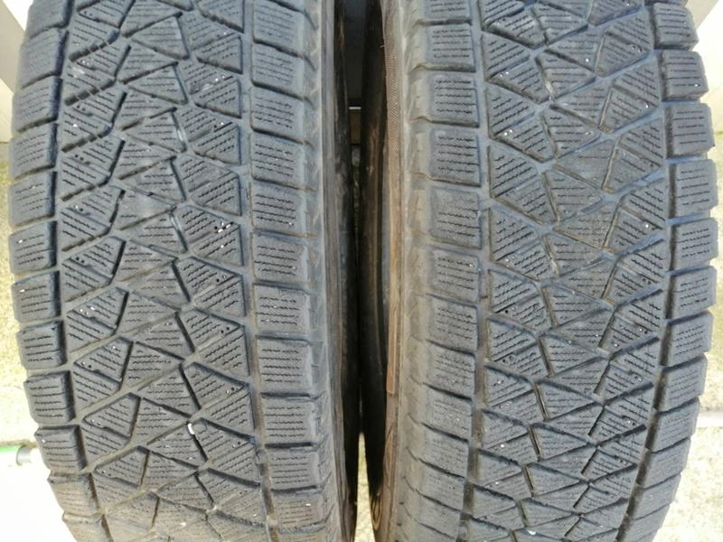 Гуми Зимни 205/80R16, снимка 1 - Гуми и джанти - 25966977